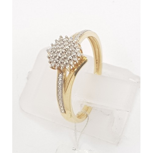 Złoty pierścionek zaręczynowy z brylantami KOD PRODUKTU: PZ 550